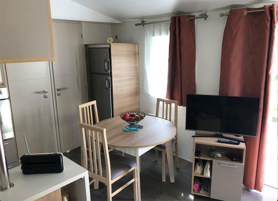 Mobil Home Proche Du Plan D'Eau D'Embrun Ngoại thất bức ảnh